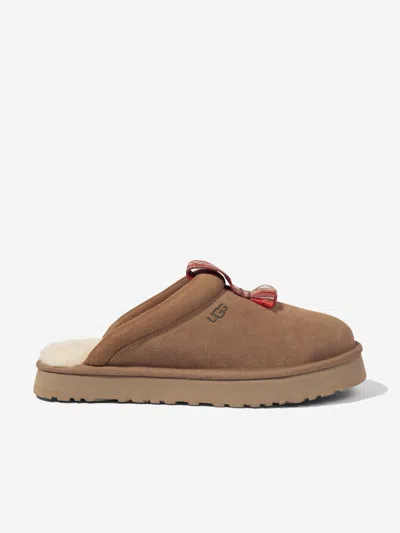 Shop Ugg Kids Tazzle Slippers In Brown