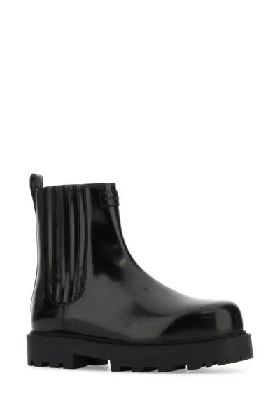 Givenchy Streamlined Leather Ankle Boots In Black