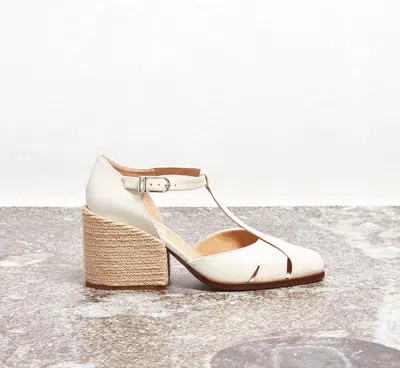 Gabriela Hearst Ivy Leather Pumps In Cream