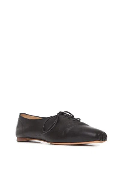 Shop Gabriela Hearst Maya Flat Shoe In Black Leather