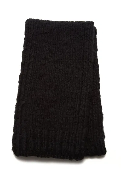 Shop Gabriela Hearst Pyke Knit Scarf In Black Welfat Cashmere