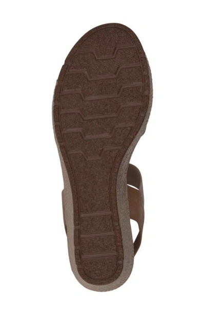 Shop Good Choice New York Bane Elastic Wedge Sandal In Natural