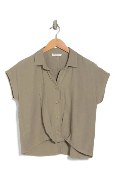 Shop Beachlunchlounge Front Tuck Front Button Gauze Shirt In New Laurel