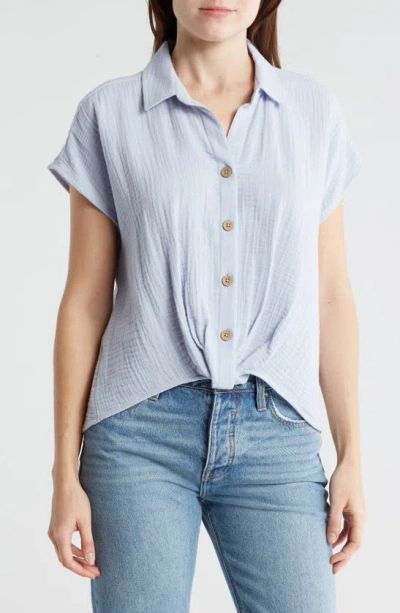 Shop Beachlunchlounge Front Tuck Front Button Gauze Shirt In Sail Blue