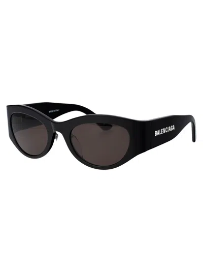 Shop Balenciaga Sunglasses In 001 Black Black Grey