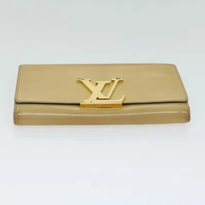 Pre-owned Louis Vuitton Louise Beige Patent Leather Wallet  ()