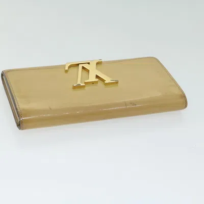 Pre-owned Louis Vuitton Louise Beige Patent Leather Wallet  ()