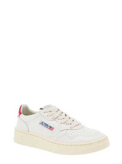 Shop Autry 'medalist' White Low Top Sneakers With Contrasting Heel Tab In Leather Woman