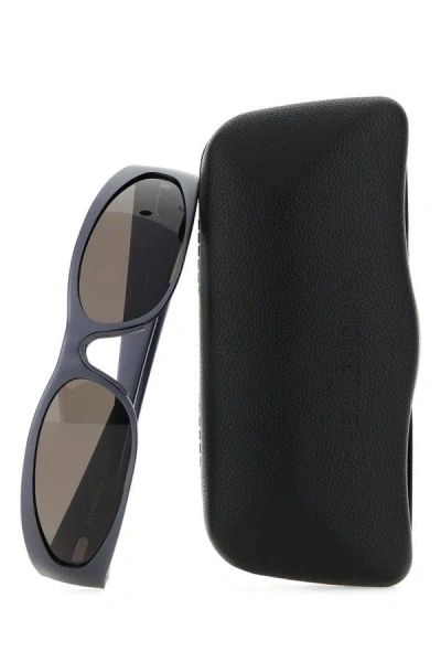 Shop Balenciaga Man Graphite Aluminum Reverse Xpander 2.0 Sunglasses In Gray