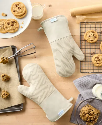 Town & Country Living Basics Silicone Basketweave Oven Mitts, Set Of 2 In Grey