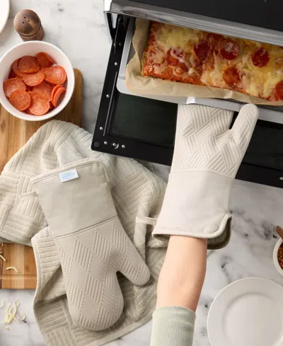 Town & Country Living Basics Silicone Basketweave Oven Mitts, Set Of 2 In Red