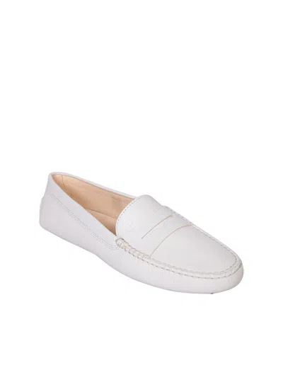 Shop Tod's Flats In White