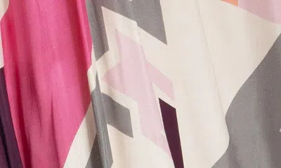 Saachi Abstract Geometric Keyhole Caftan In Pink Combo