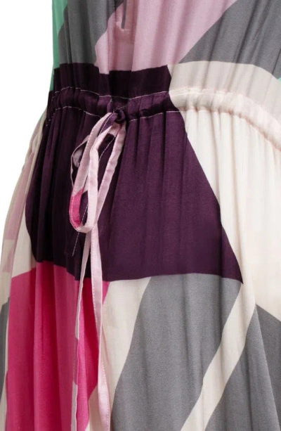 Saachi Abstract Geometric Keyhole Caftan In Pink Combo