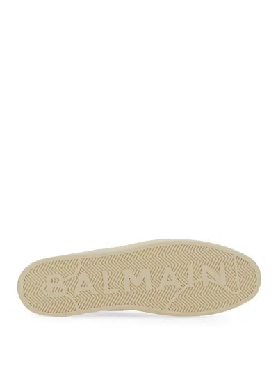 Shop Balmain Sneaker B-court Mid In White