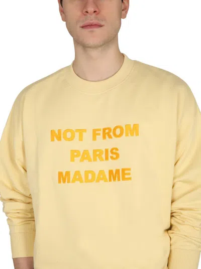 Shop Drôle De Monsieur Slogan Sweatshirt In Yellow