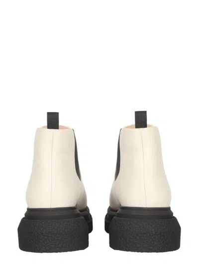Stuart Weitzman Round Head Design And Ankle Boots In Beige