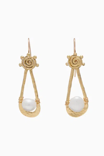 Shop Ulla Johnson Spiral Drop Stone Earring In Pearl