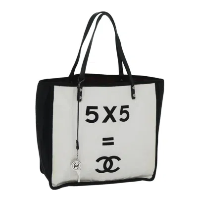Pre-owned Chanel Cc White Canvas Tote Bag ()