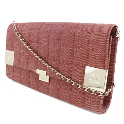 Pre-owned Chanel Chocolate Bar Red Canvas Shoulder Bag ()