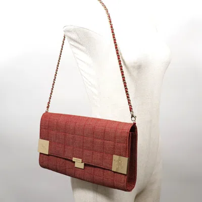 Pre-owned Chanel Chocolate Bar Red Canvas Shoulder Bag ()