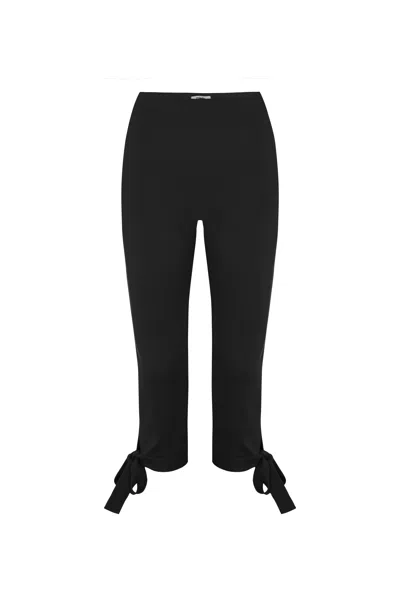 Fw24 Emma Capri In Black