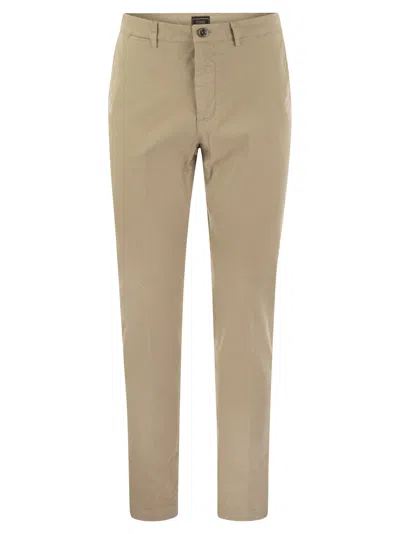 Peserico Men's Stretch Cotton Gabardine Chino Trousers In Beige