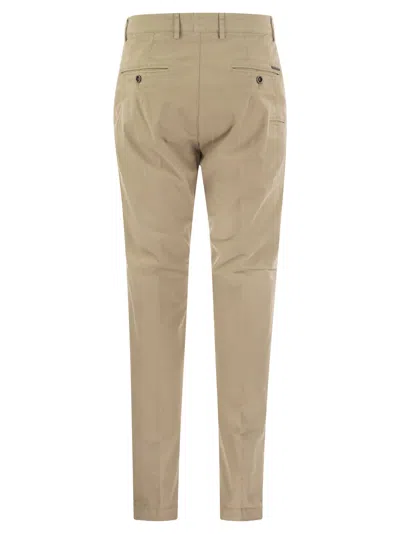 Peserico Men's Stretch Cotton Gabardine Chino Trousers In Beige