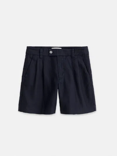 Shop Alex Mill Anna Pleated Shorts In Linen In Dark Navy