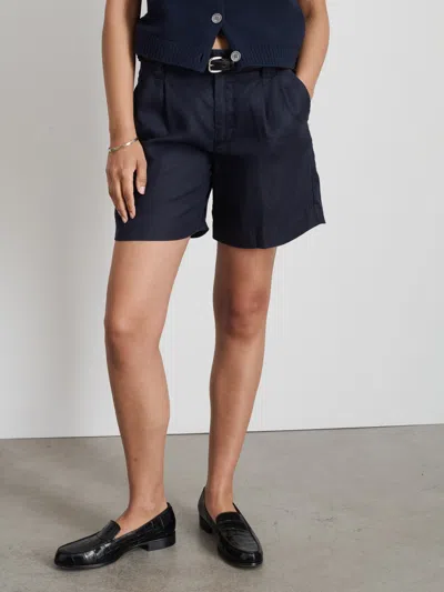 Shop Alex Mill Anna Pleated Shorts In Linen In Dark Navy