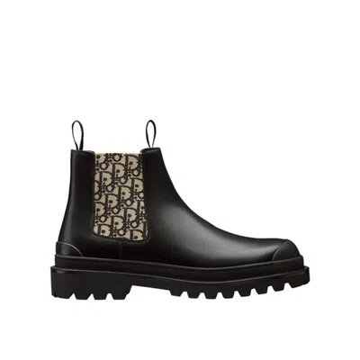 Shop Dior Oblique Chelsea Boots In Black