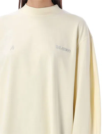 Shop Attico The  Long Sleeves T-shirt In Butter