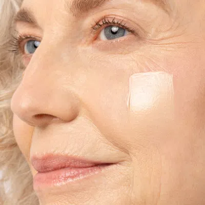 Chantecaille Just Skin Tinted Moisturizer Sunscreen Broad Spectrum Spf 15 In Bliss