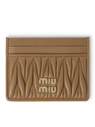 Shop Miu Miu Card Holder In Quilted Nappa In Nude & Neutrals