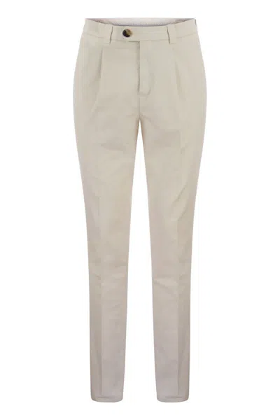 Shop Brunello Cucinelli Garment-dyed Leisure Fit Trousers In American Pima Comfort Cotton With Pleats In White