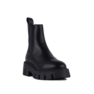 Copenhagen Leather Chelsea Boot In Black In Black
