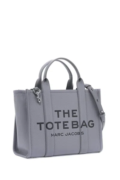 Shop Marc Jacobs The Leather Medium Tote Bag In 灰色的