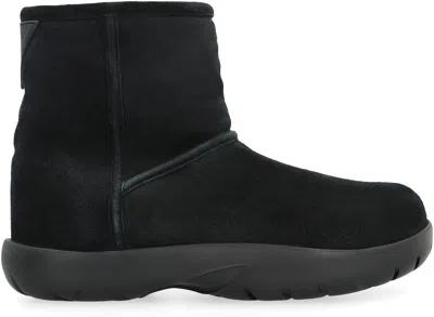 Shop Bottega Veneta Men's Black Suede Ankle Boots For Fw23