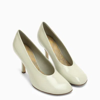 Burberry Beige Shiny Lambskin Pumps With Quilted Insole In White