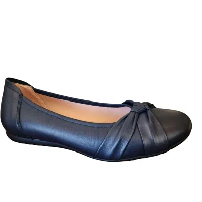 Sabrinas Women's London Knotted Flat Shoes In Navy In Blue