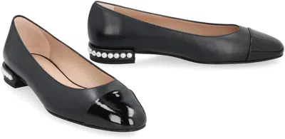 Stuart Weitzman Pearl Faux Pearl-embellished Leather Ballet Flats In Black