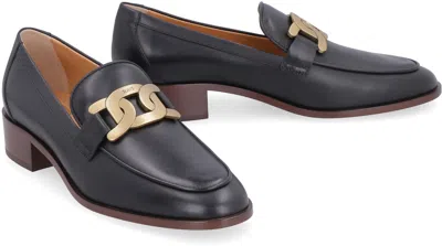 Shop Tod's Fine Leather Moccasin With Customised Metal Chain Accessory And Leather Heel For Women In Black