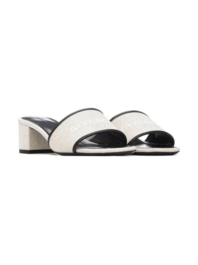 Givenchy Pumps In Natbeige