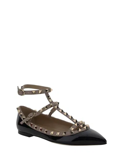 Shop Valentino Garavani Sneakers In Nero/poudre