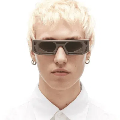 Kuboraum Geometric Sunglasses In Brown