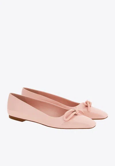 Ferragamo Annie Ballet Flats In Patent Leather In Pink