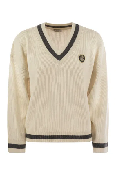 BRUNELLO CUCINELLI ELEGANT CASHMERE V-NECK SWEATER WITH CONTRAST STRIPE 