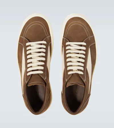 绒面革低帮运动鞋