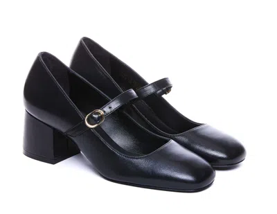 Stuart Weitzman With Heel In Black