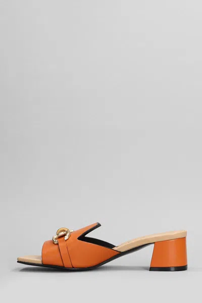 Shop Donnarã¬ Slipper-mule In Orange